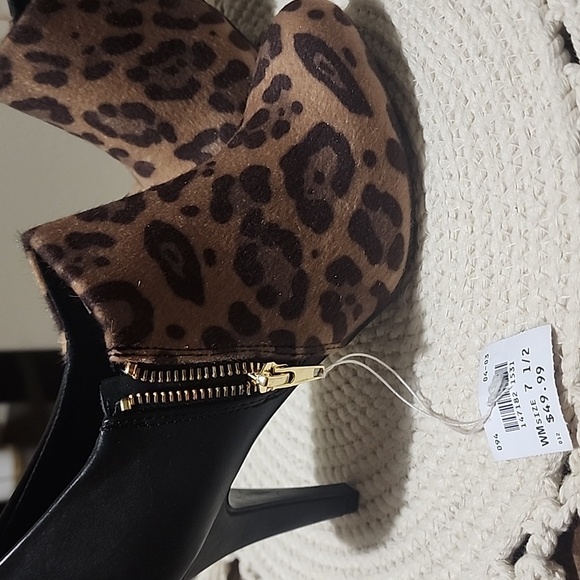 Cheeta Print ankle boot - Picture 2 of 5